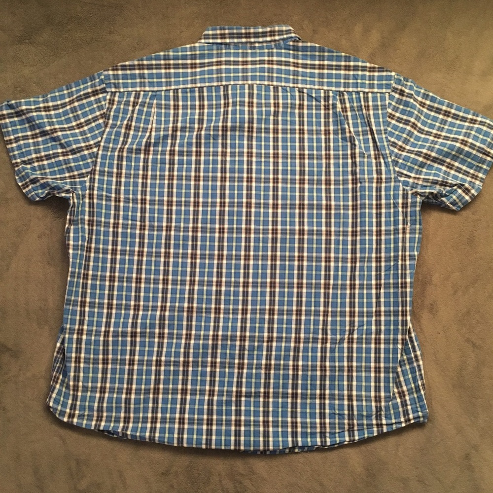 IZOD Saltwater button Down - Picture 2 of 3